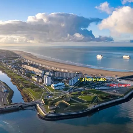 Plage, Vue Et Dragon, Garage Pour Moto * Calais