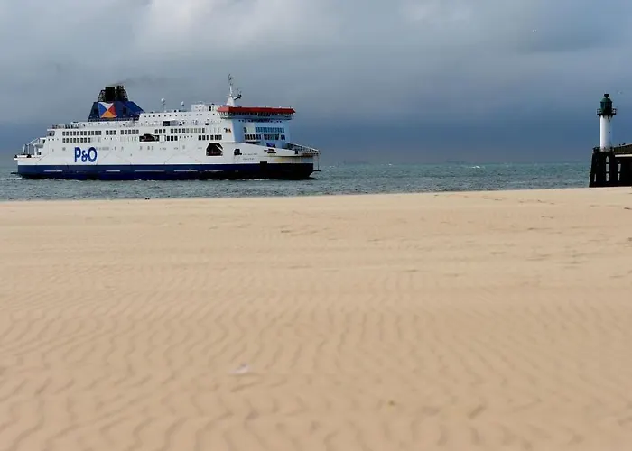 Plage, Vue Et Dragon, Garage Pour Moto Calais